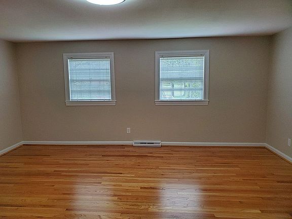 Upstairs bedroom 