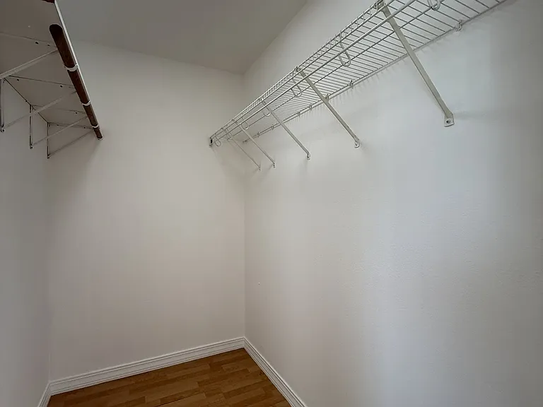 967 Miller Ave — Photo 6
