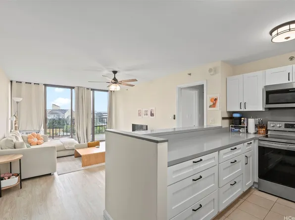 98-402 Koauka Loop APT 314, Aiea, HI 96701
