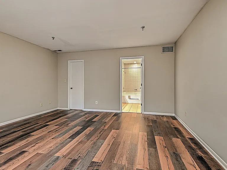 109 Beechnut St #4 — Photo 20