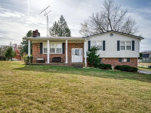 2072 Benton Young Rd, Cookeville, TN 38501