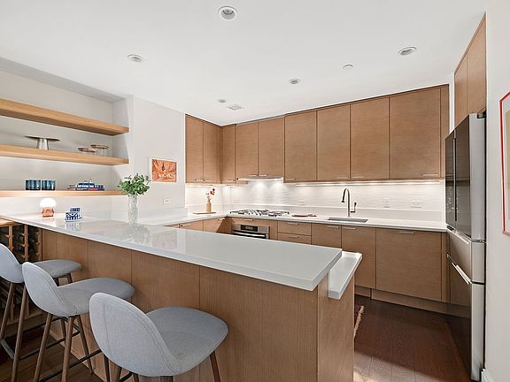 4th image of 230 W 78th St APT 3A