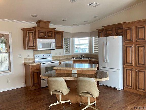 4th image of 23 Windward Dr