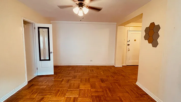 Sold by Winzone Realty Inc | media 3