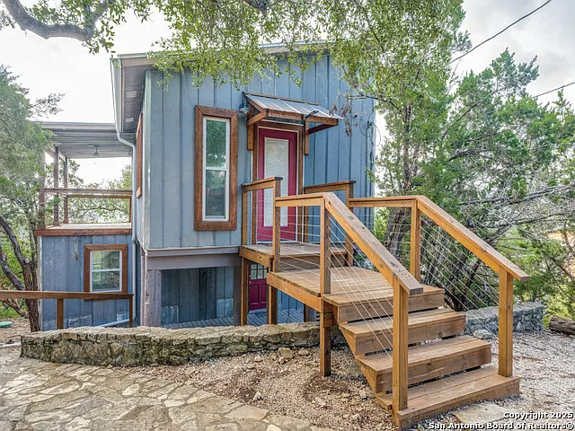 238 Ledgeview Dr