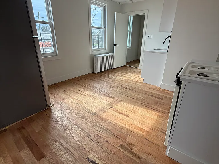 521-523 Bayway Ave #3 — Photo 3