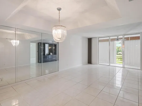 6850 10th Avenue N #406, Greenacres, FL 33467