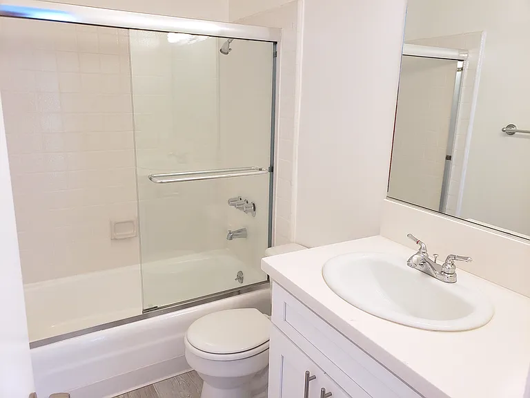 12333 Texas Ave — Photo 11