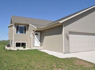 2007 Nighthawk Ln, Sauk City, WI 53583