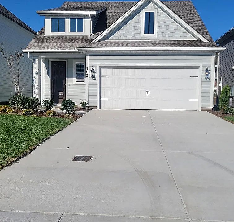 1st image of 102 Portico Pl