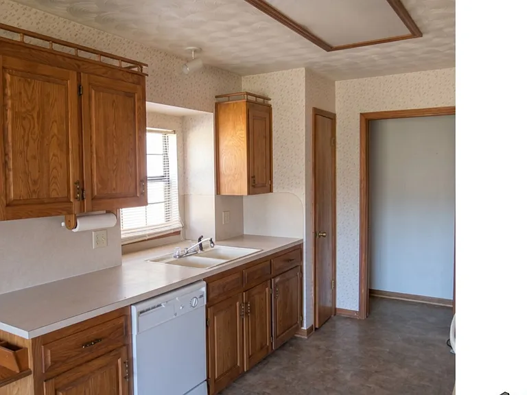1107 Tyler Dr — Photo 4