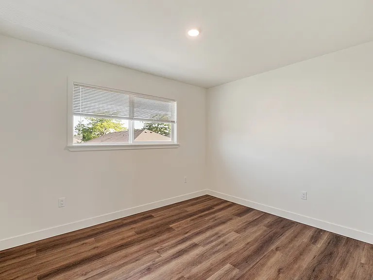 2x1 R Bedroom
