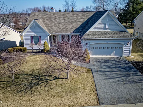 18 Gladstone Circle, Mechanicville, NY 12118