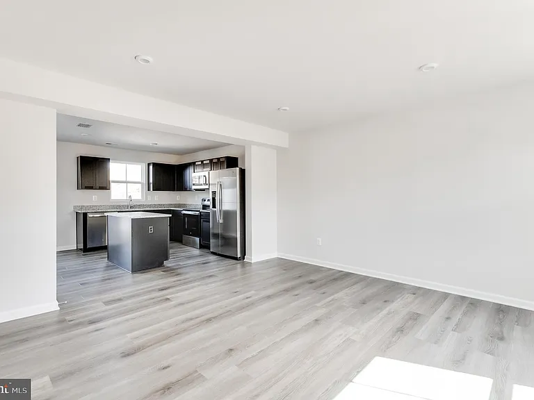 7301 Statesman Blvd — Photo 9
