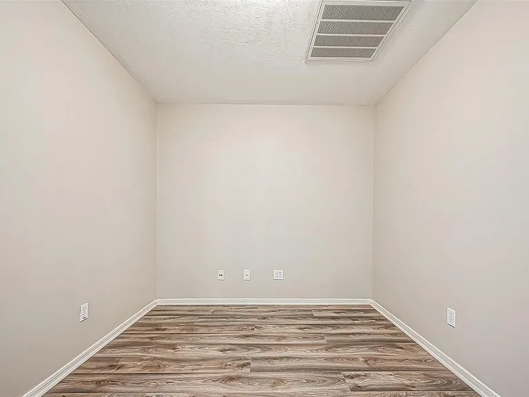 10043 Morocco Rd — Photo 27