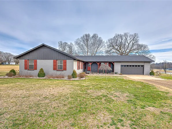 1253 Apple Blossom Ln, Springdale, AR 72762