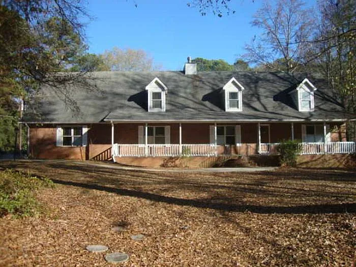 106 Austin Dr photo 1