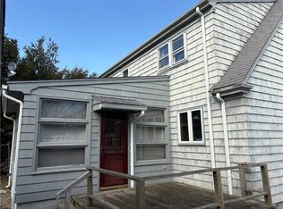 10 Jesse Davis Ln, Barrington, RI 02806