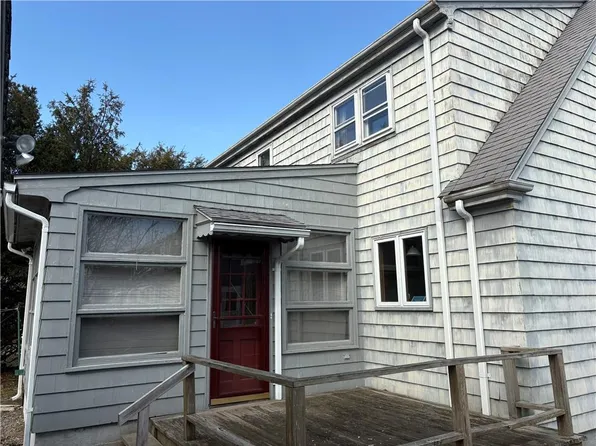 10 Jesse Davis Ln, Barrington, RI 02806