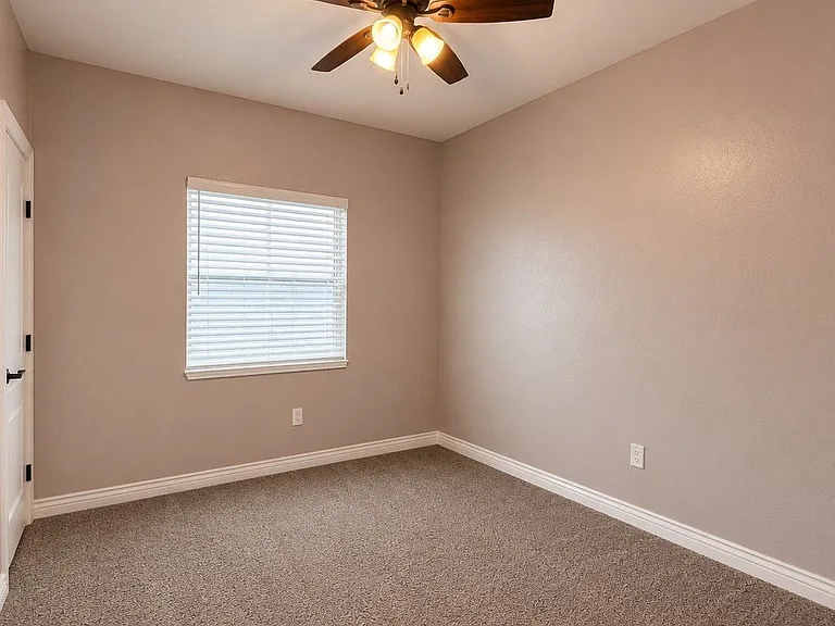1784 N Eloisa Ln — Photo 5