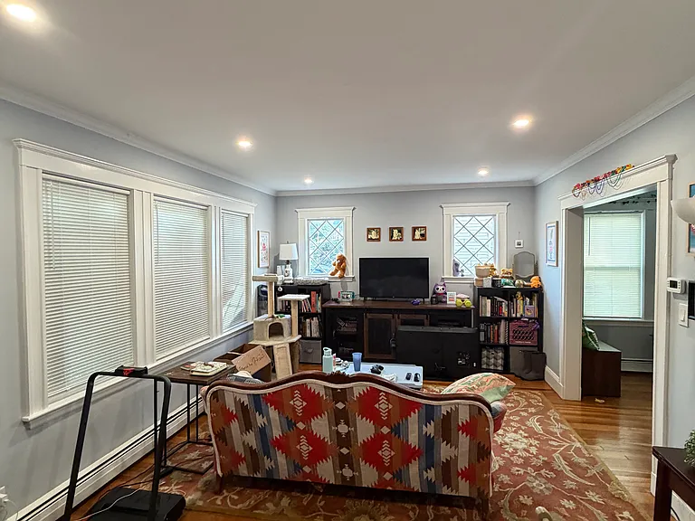 46-48 Baker St #1 — Photo 2