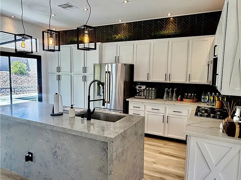 10317 Summer River Ave — Photo 2