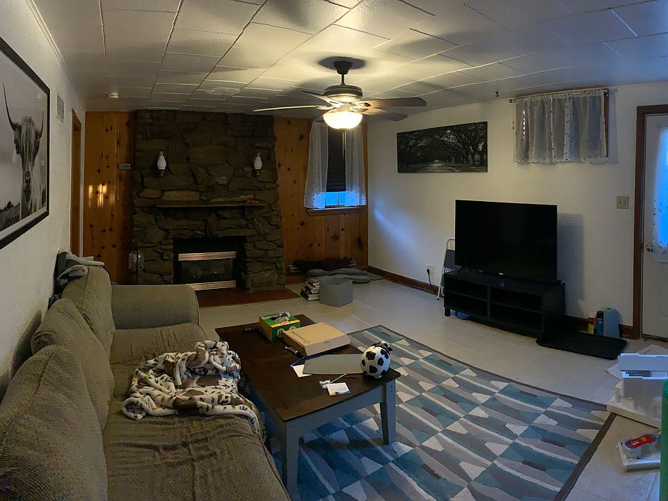 1st image of 820 S 10th St