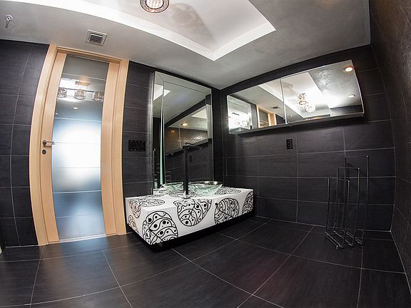 3rd image of 1800 Sunset Harbour Dr #1907