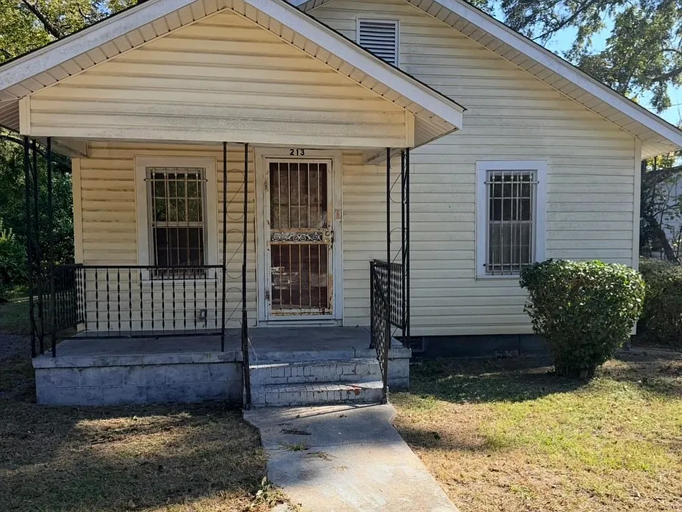 213 Jessamine St