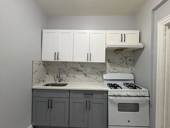 3rd image of 408 Leslie St #1B