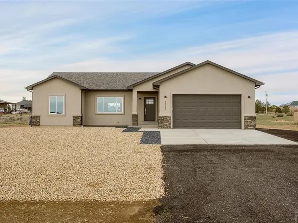 1247 N Saltbrush Ln, Pueblo West, CO 81007