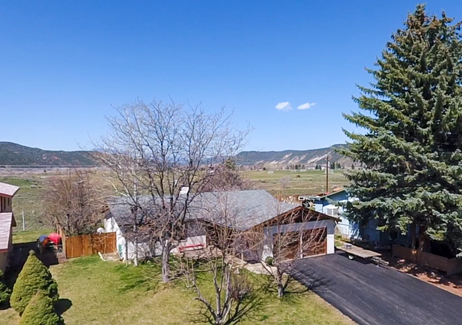 5 Bedroom, 3 Bath house located in El Jebel, CO — Photo 1