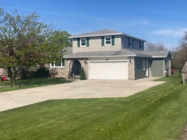 2581 Stony Point Rd, Grand Island, NY 14072