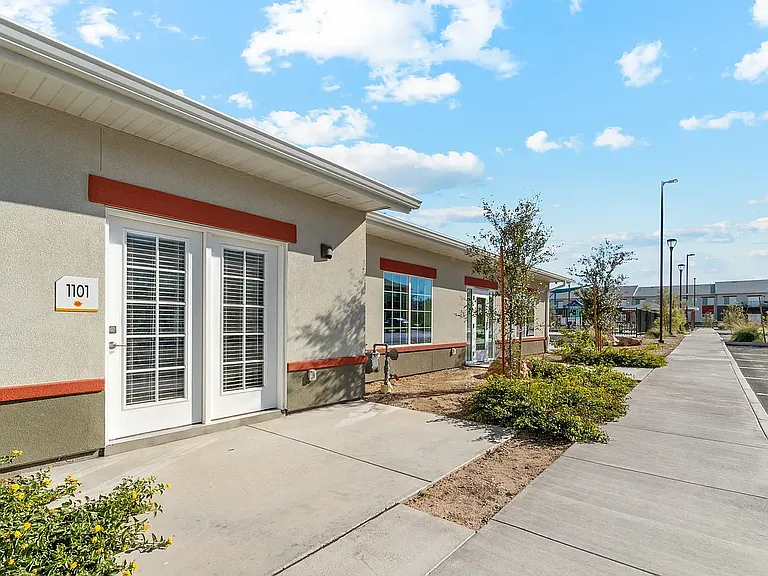 Sunland Flats — Photo 42