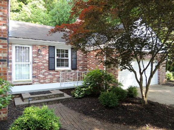 4th image of 2920 Brookwood Dr