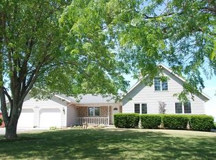 3527 Jensen Ln, Deerfield, WI 53531