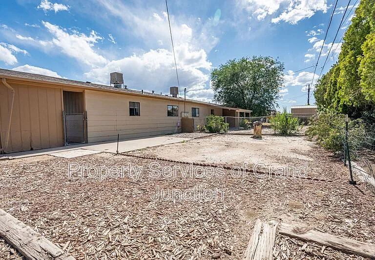 3238 D 1/4 Rd — Photo 18