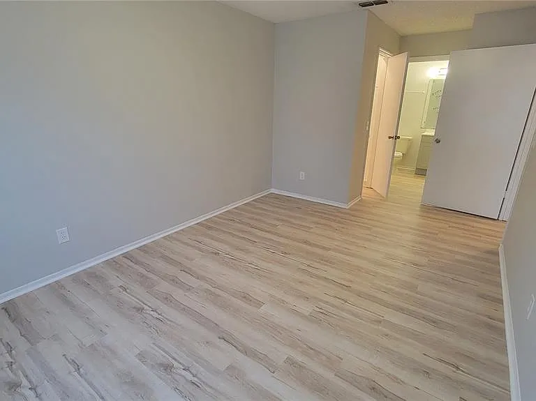 4136 Pershing Pointe Pl #5 — Photo 7