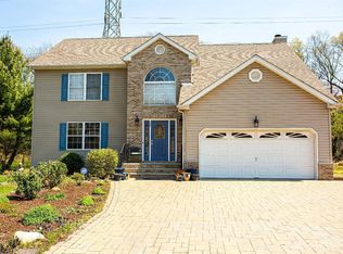 28 Miara St, Parlin, NJ 08859