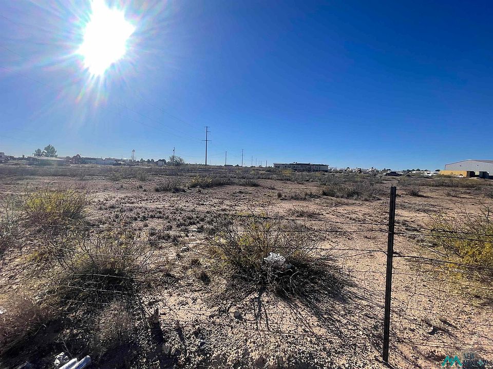 1st image of 721 Hopi Rd E