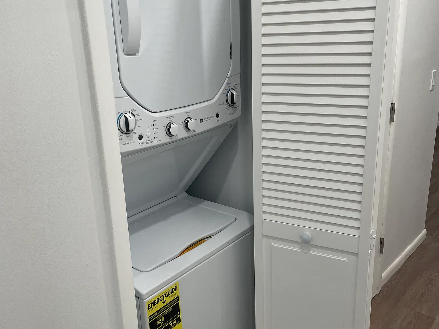 2 bed, 850 sqft, $2,400 — Photo 3