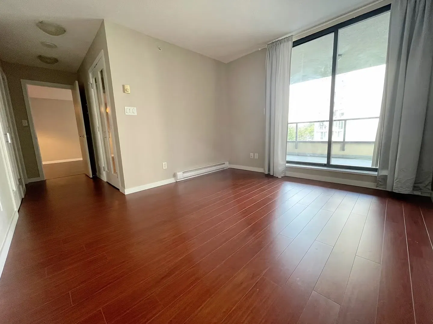 2 bed, 944 sqft, $2,650 — Photo 3