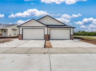 419 Briarbrook Ln, Valley Center, KS 67147