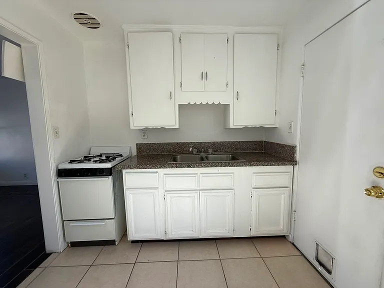 9723 Belmont St #9723-1/4 — Photo 9