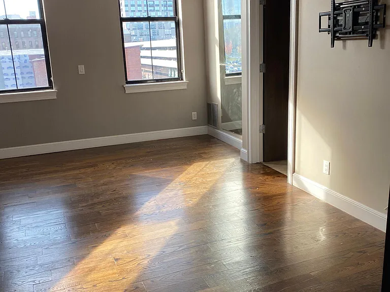 139 E Main St #400 — Photo 10