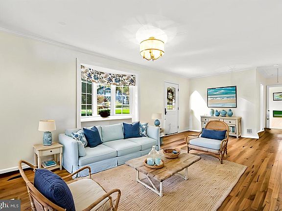 2nd image of 1806 Roland Ave