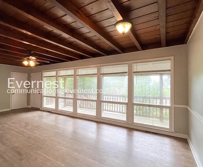 405 Cedarvalley Dr — Photo 12