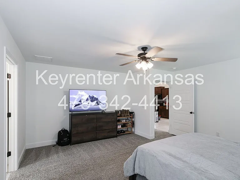 1605 Emma St — Photo 9