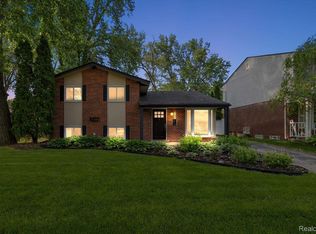 726 Woodlawn Ave, Royal Oak, MI