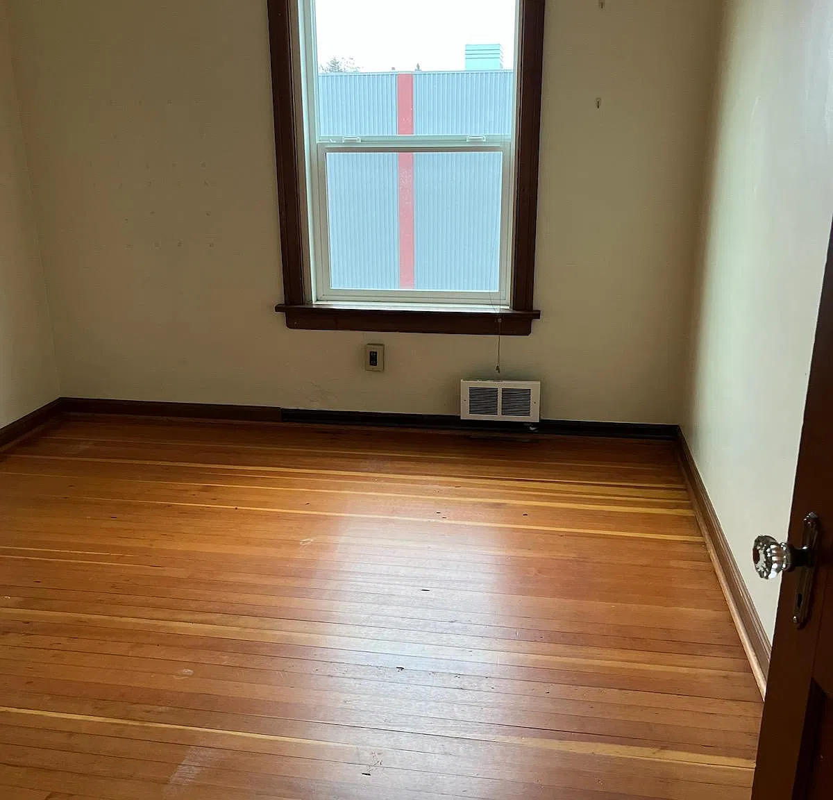 2 bed, 650 sqft, $1,400 — Photo 2